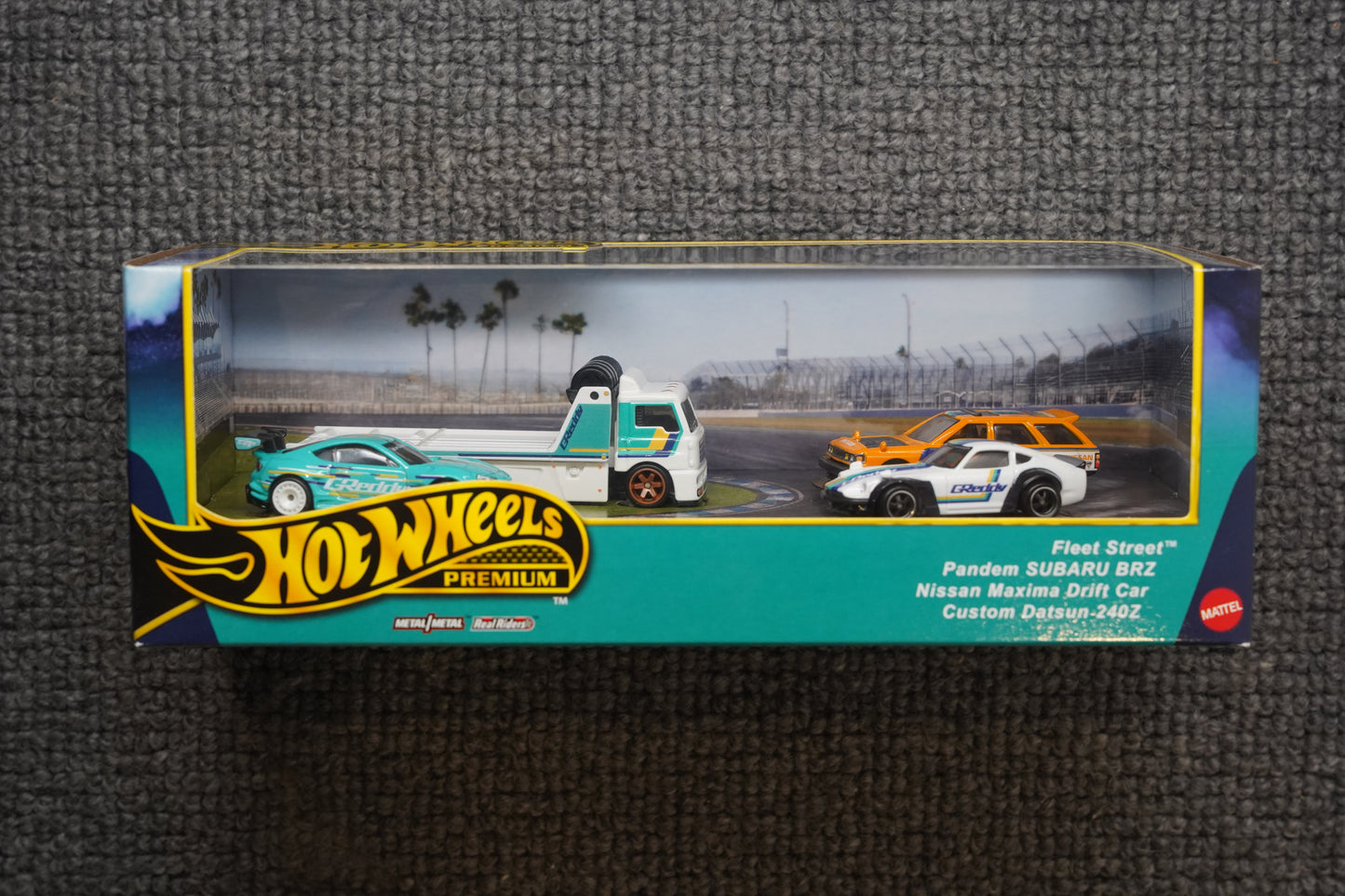 HOT WHEELS PREMIUM BOX SET G READDY FLEET STREET SUBARU BRZ NISSAN DATSUN 240Z